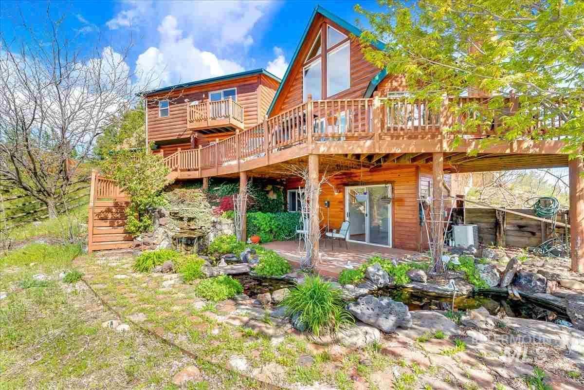 210 Evergreen Drive - Photo 1