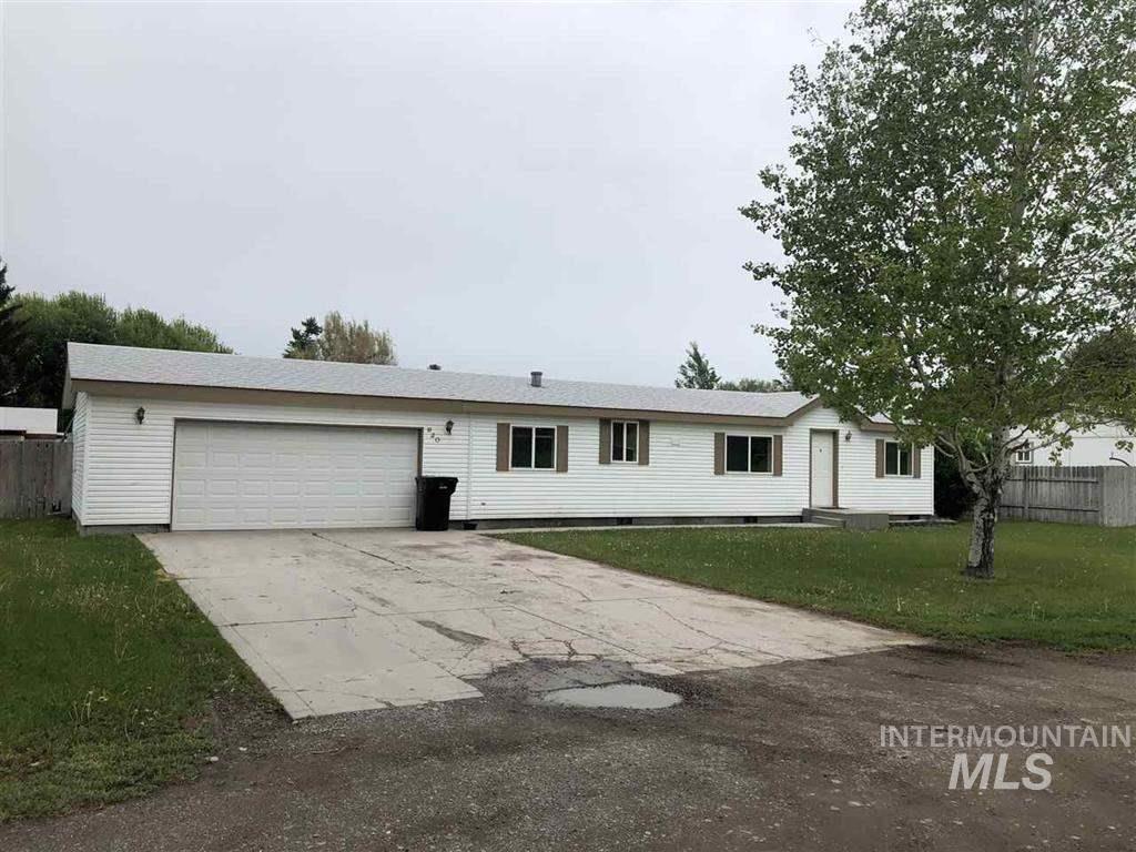 920 19th Street - Photo 1