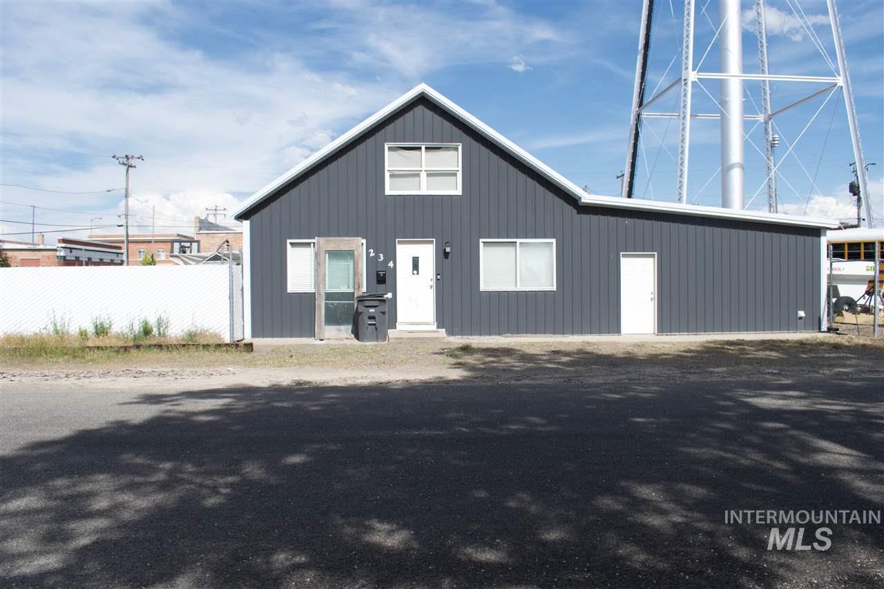 234 Elm St - Photo 1