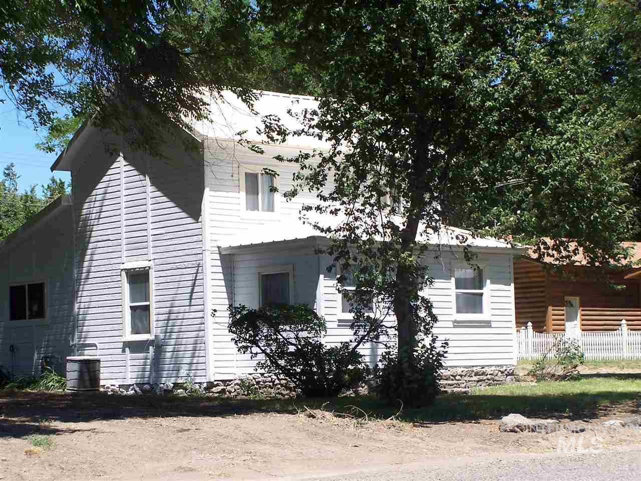 324 4th - Photo 1