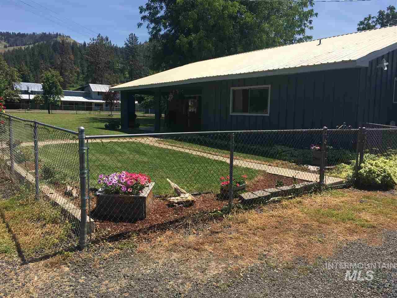 105 Rock Road - Photo 1