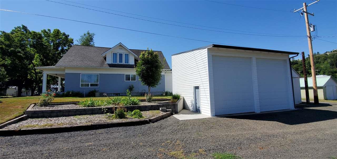 804 Maple Street - Photo 1