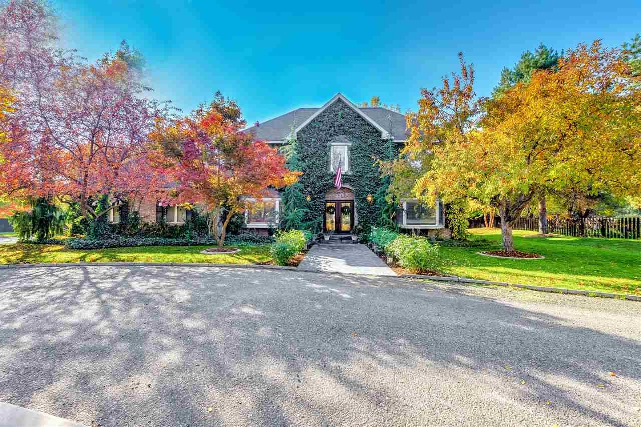 577 Fordham - Photo 1
