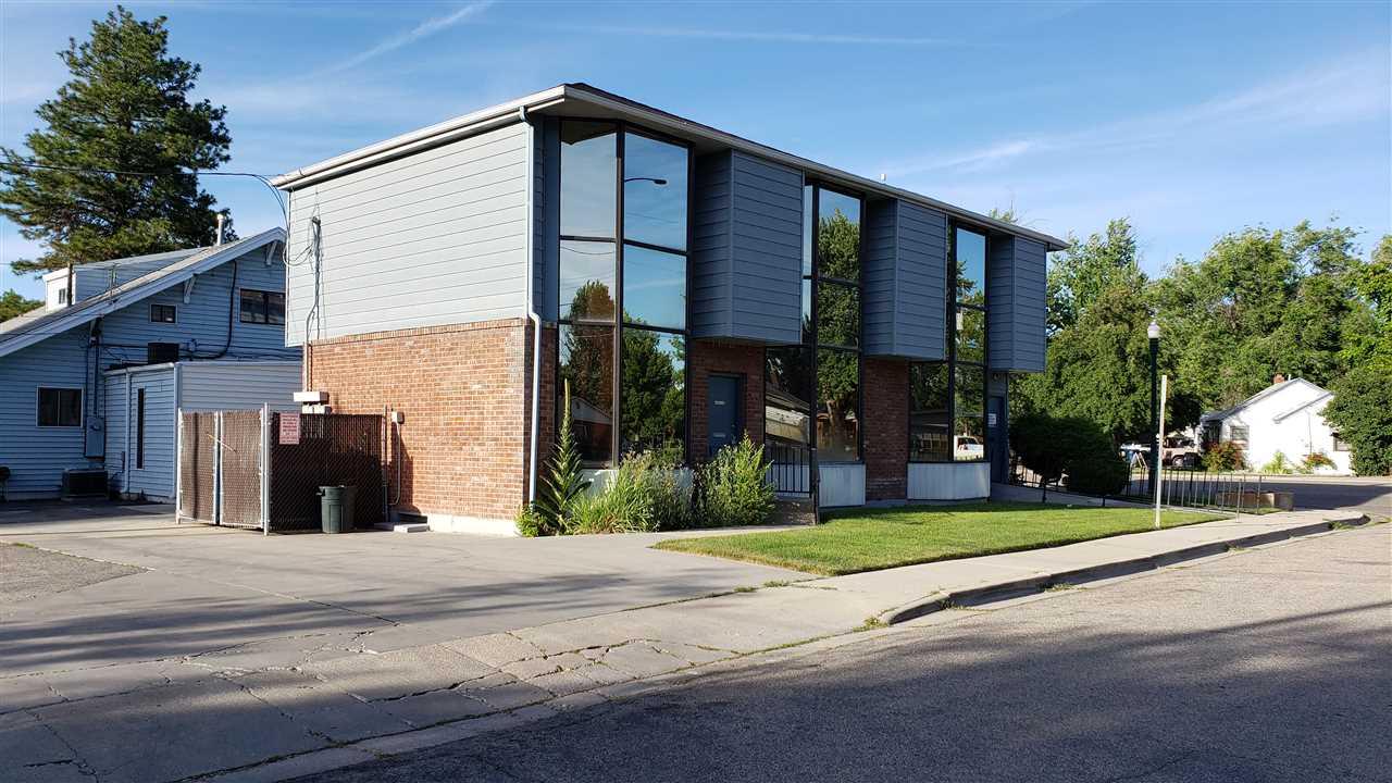2115 Vista - Photo 1