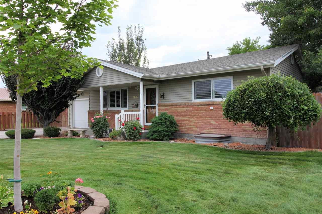 2609 Parke Ave - Photo 1