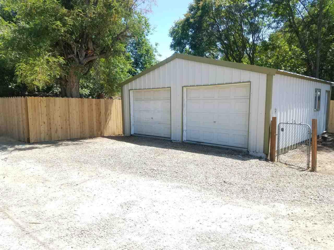 13 Hawthorne - Photo 1