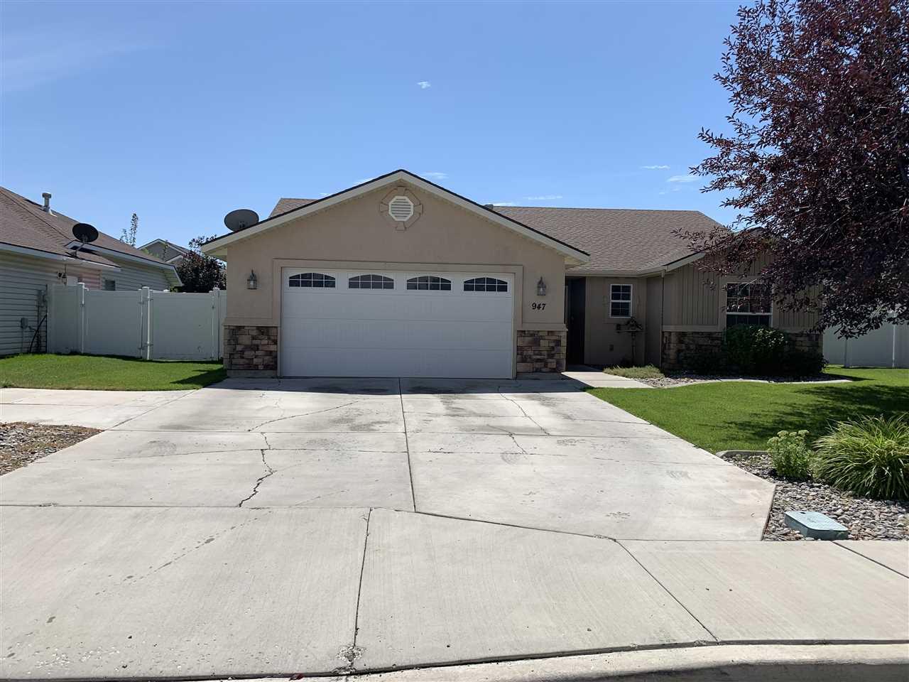 947 College Rd W - Photo 1