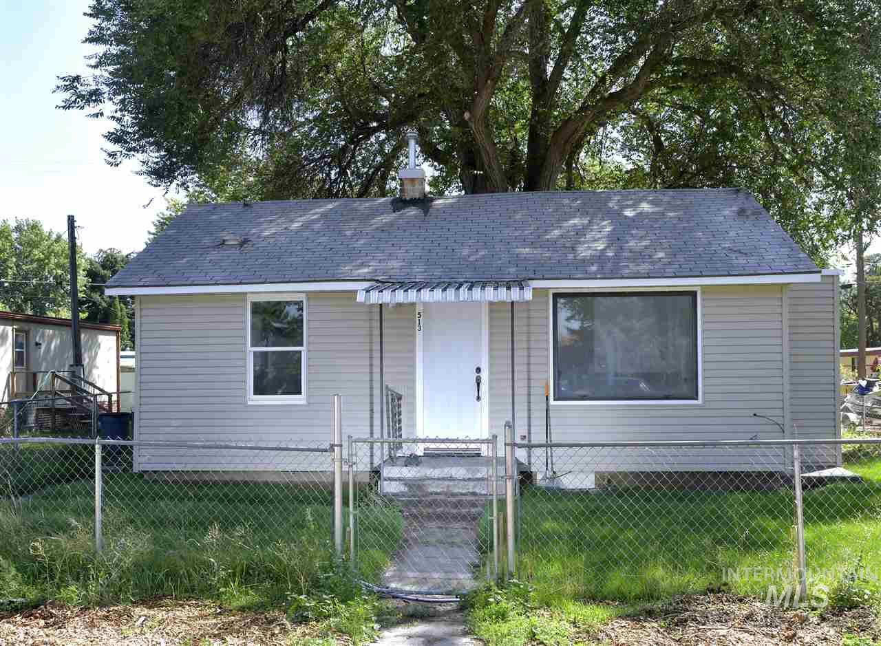 513 W Ave C - Photo 1