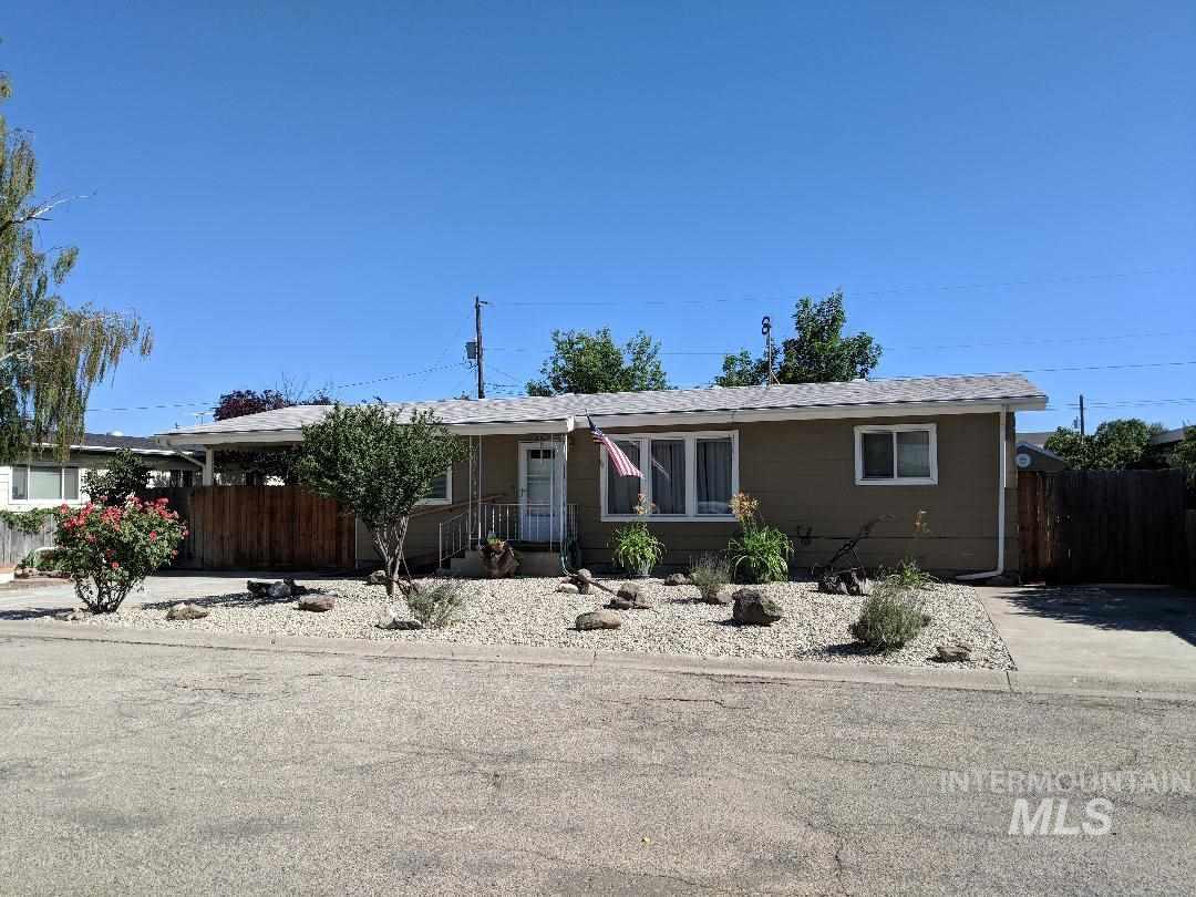 609 Lynn Drive - Photo 1