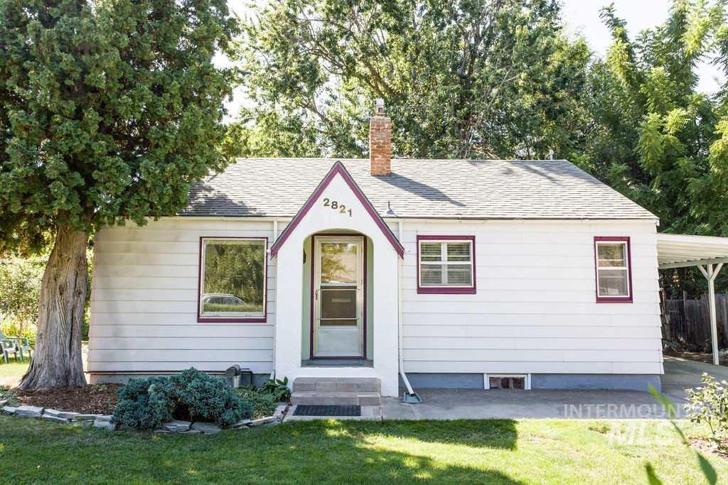 2821 Edson St - Photo 1