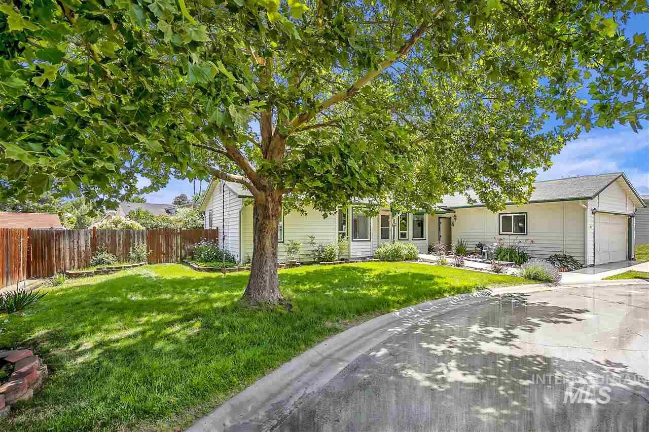 454 Malaga Ln - Photo 1