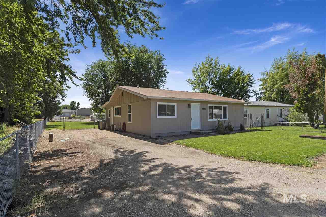 9985 Shields Ave. - Photo 1