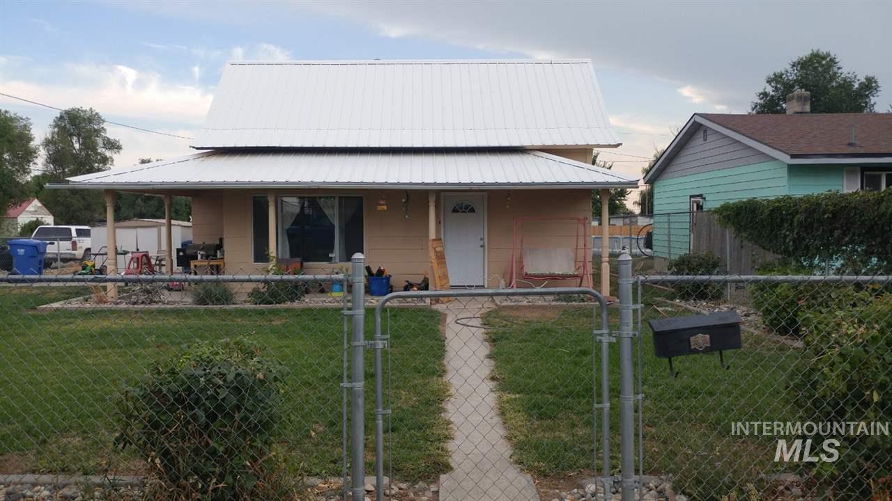 501 Avenue D - Photo 1