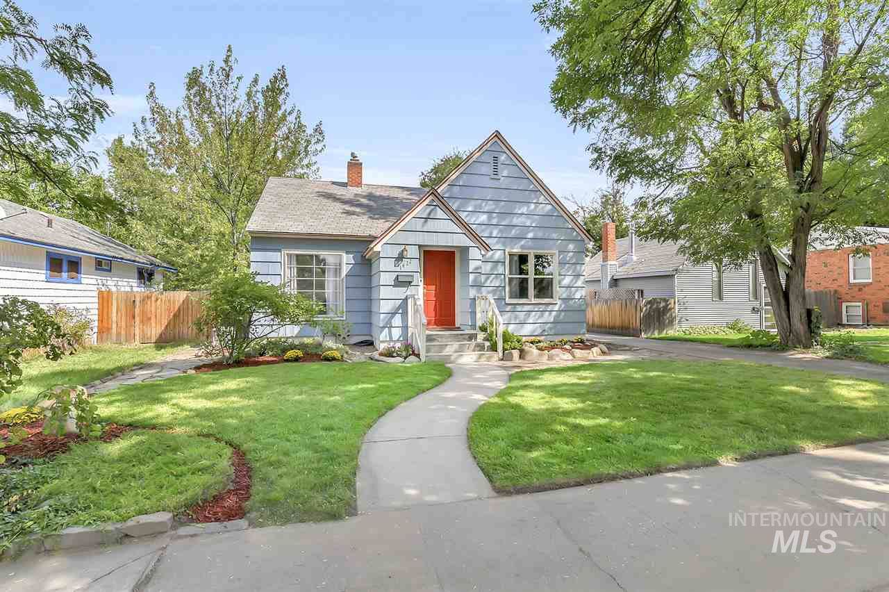 1422 Manitou Ave - Photo 1