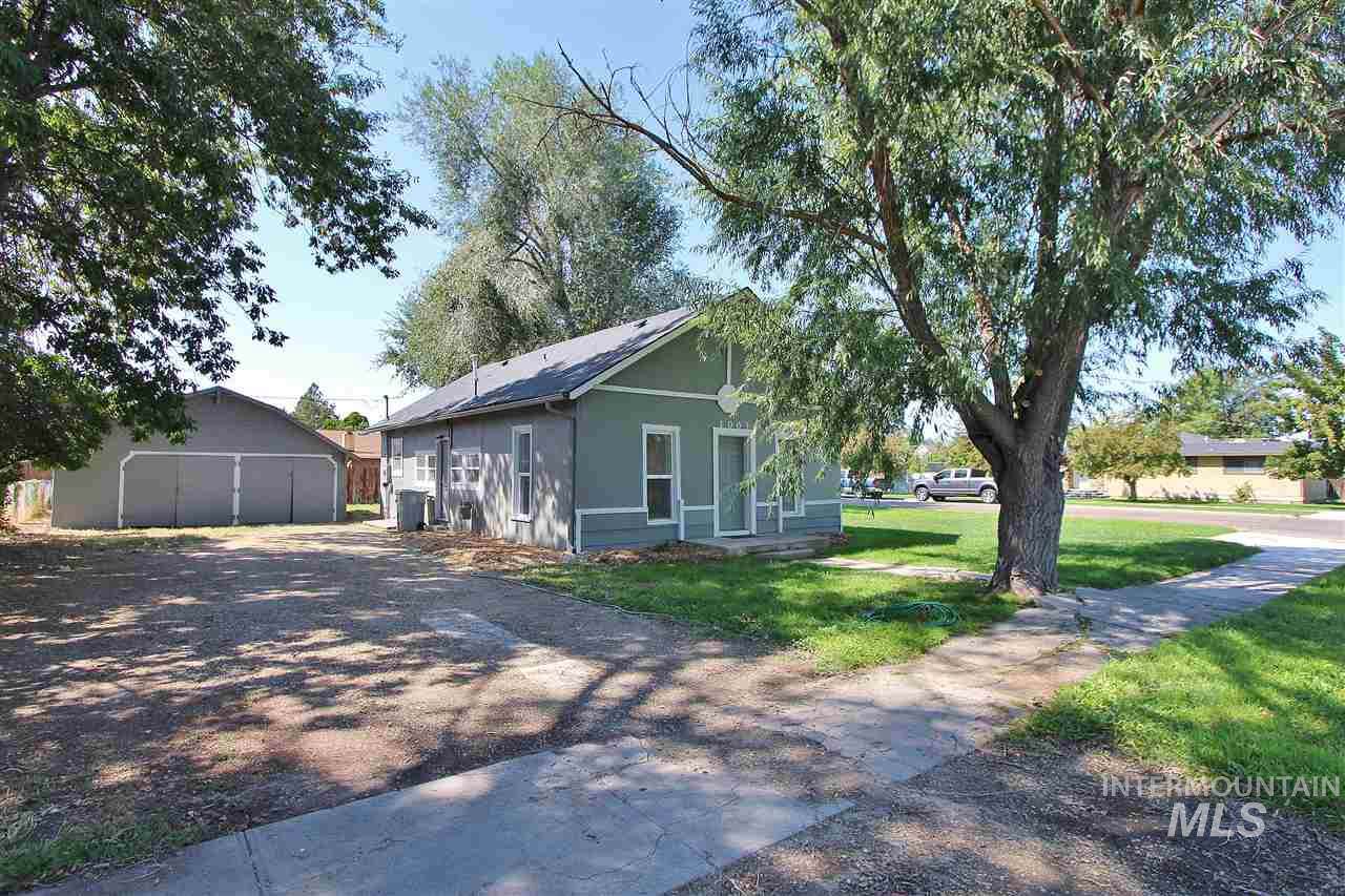 1003 2nd St N - Photo 1