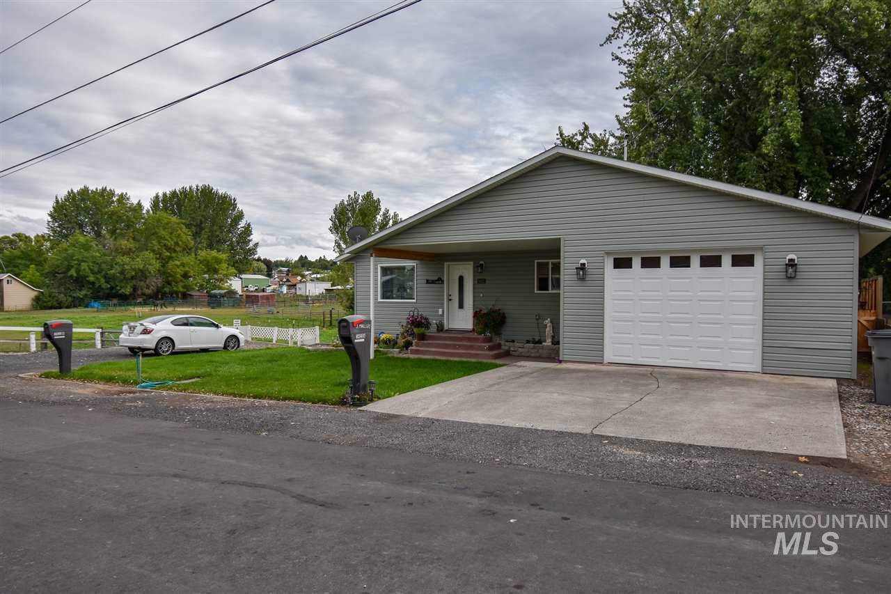 1422 Cedar Avenue - Photo 1