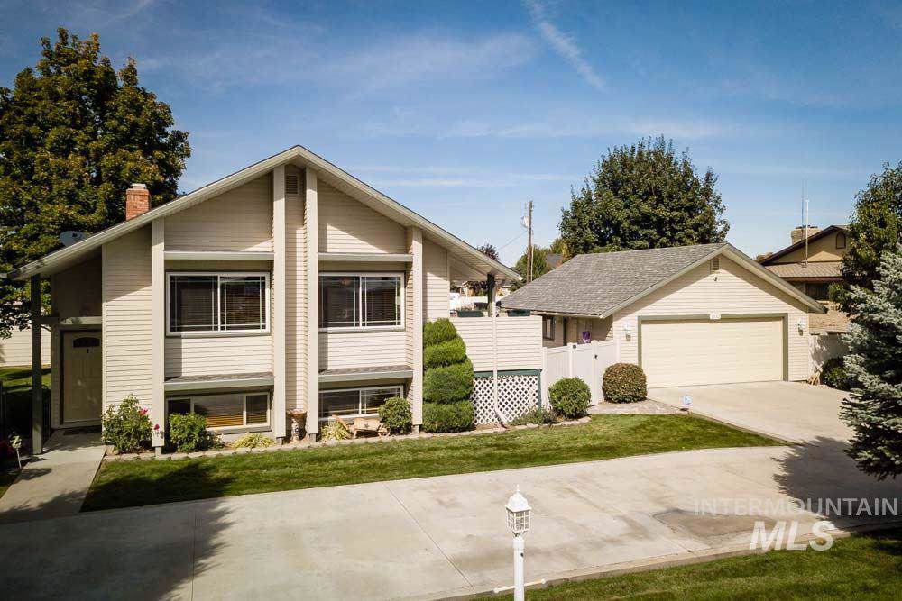 1932 Star Ln - Photo 1