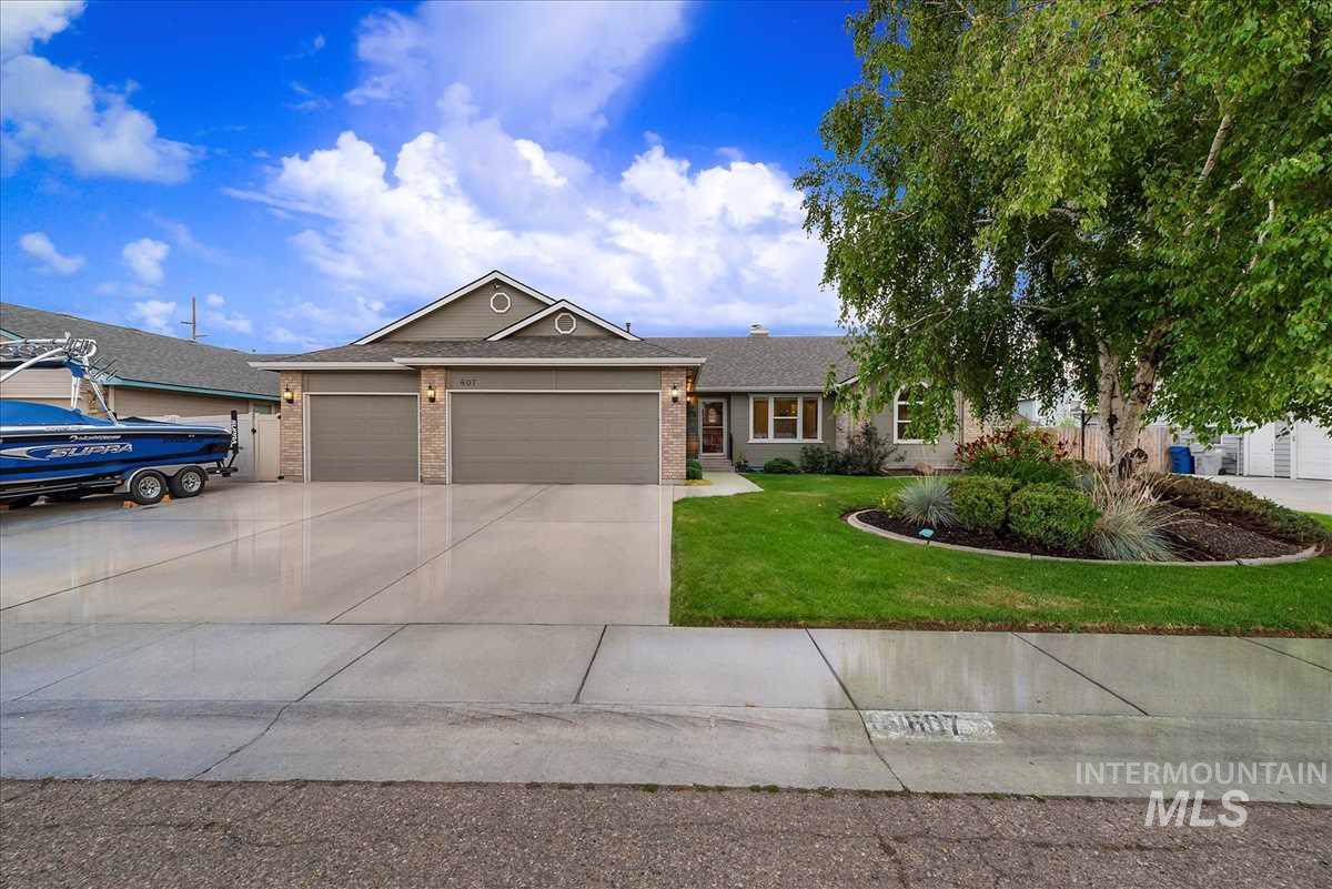 607 Roberts - Photo 1