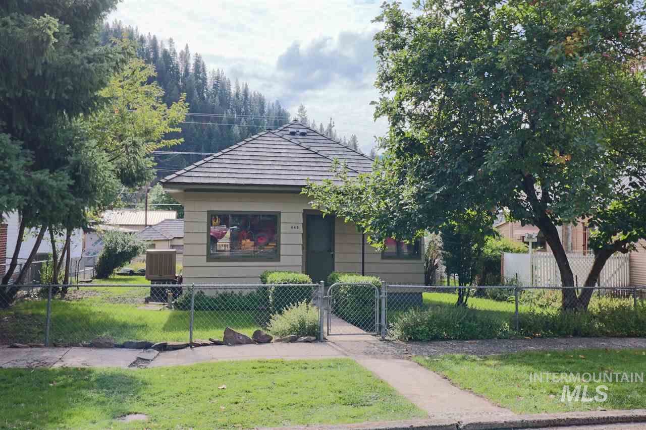 445 Brown Ave - Photo 1