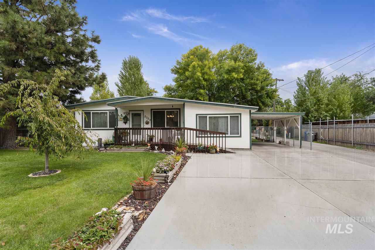 2300 Raymond St. - Photo 1