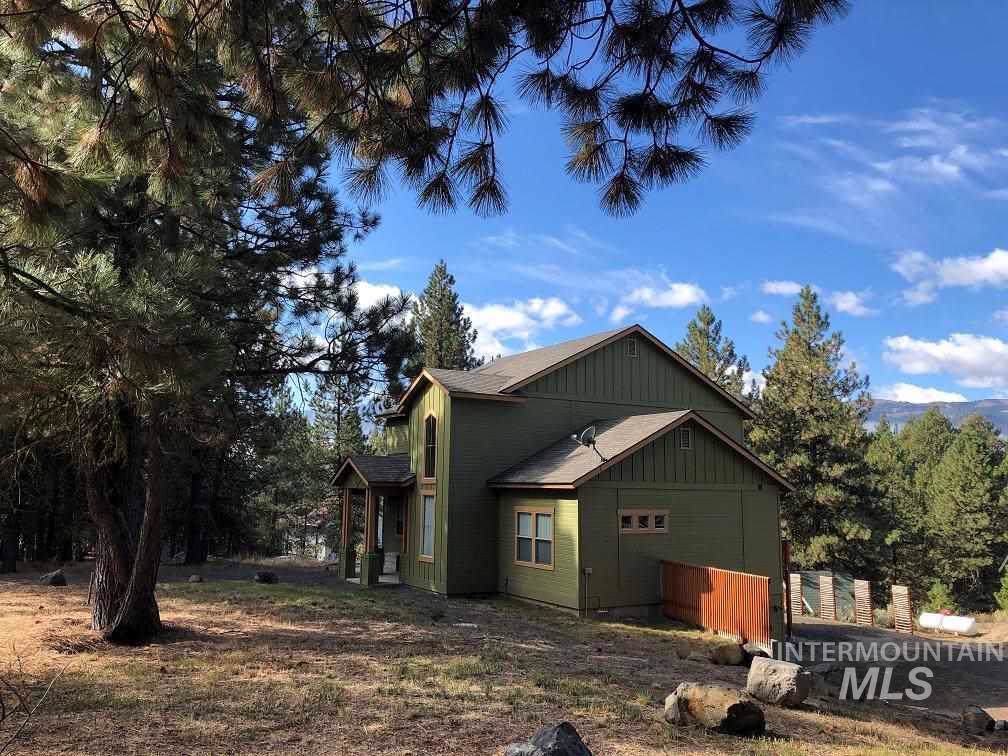1237 View Dr - Photo 1
