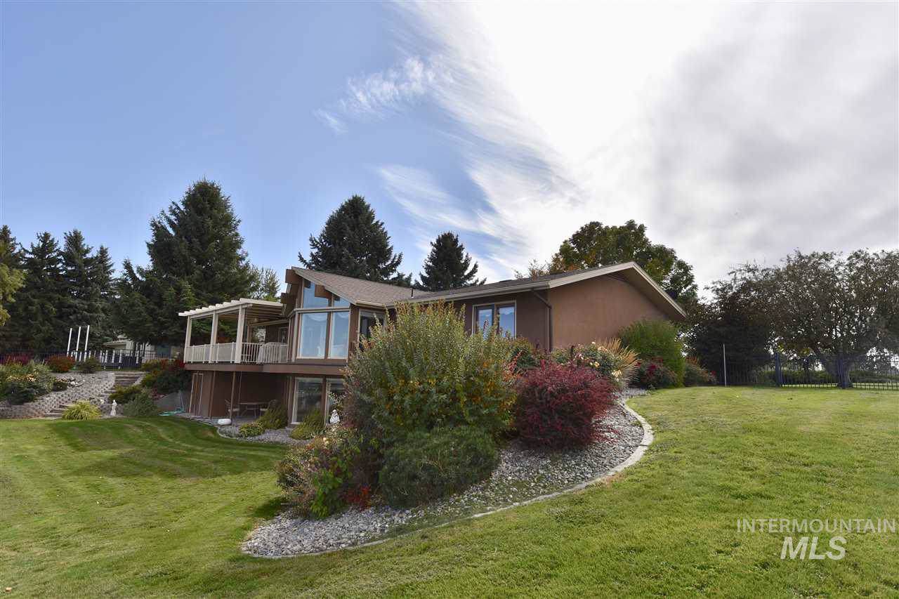 222 Churchill Drive - Photo 1