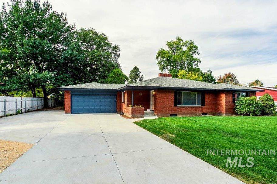 6505 W Robertson - Photo 1