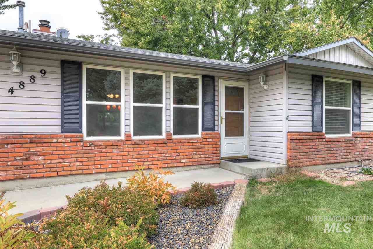 4889 Cree Way - Photo 1