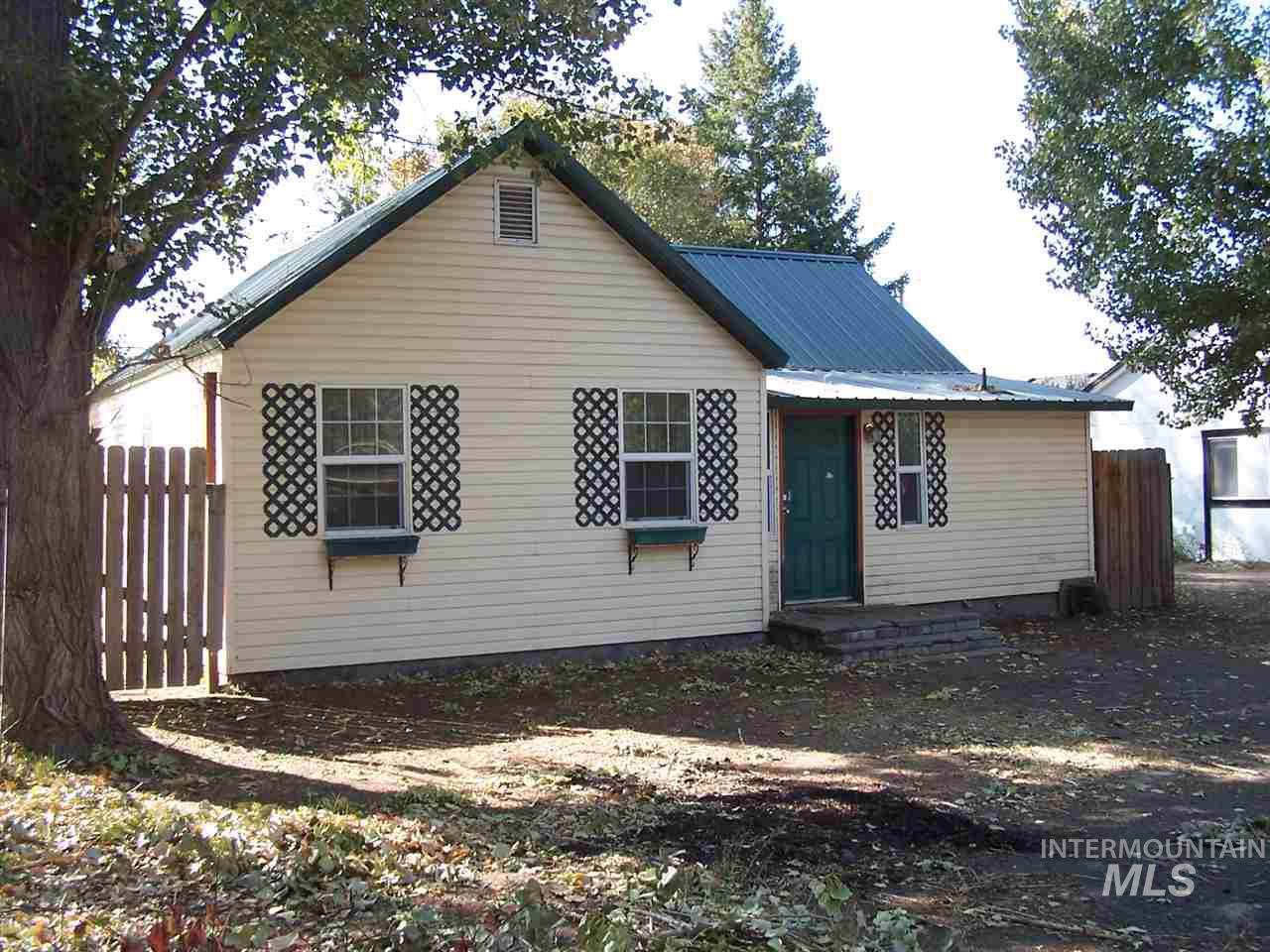 240 Orchard - Photo 1