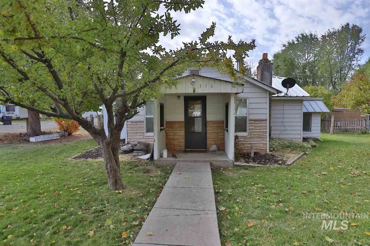 316 Maple Ave. West - Photo 1