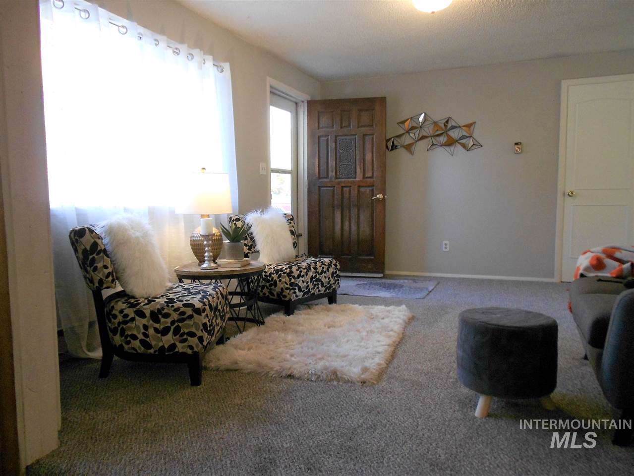 417 6TH STREET - Photo 1