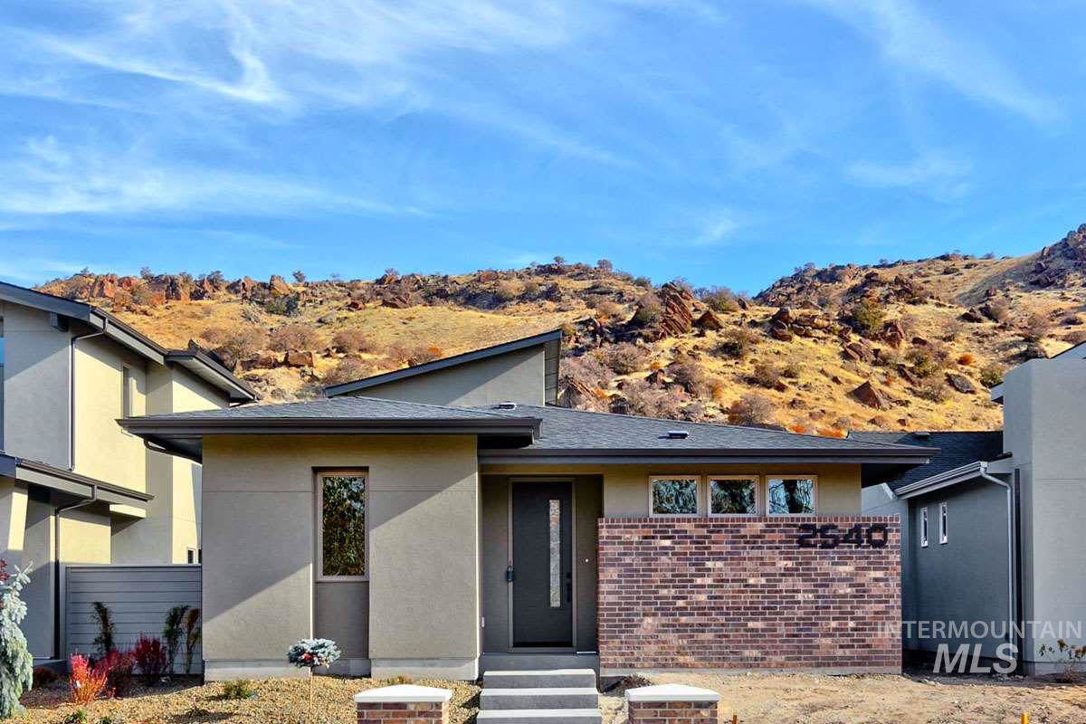 2540 Warm Springs Ave - Photo 1
