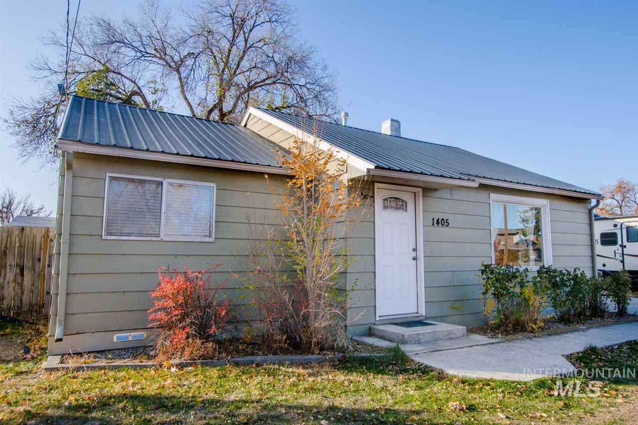 1405 Main St - Photo 1