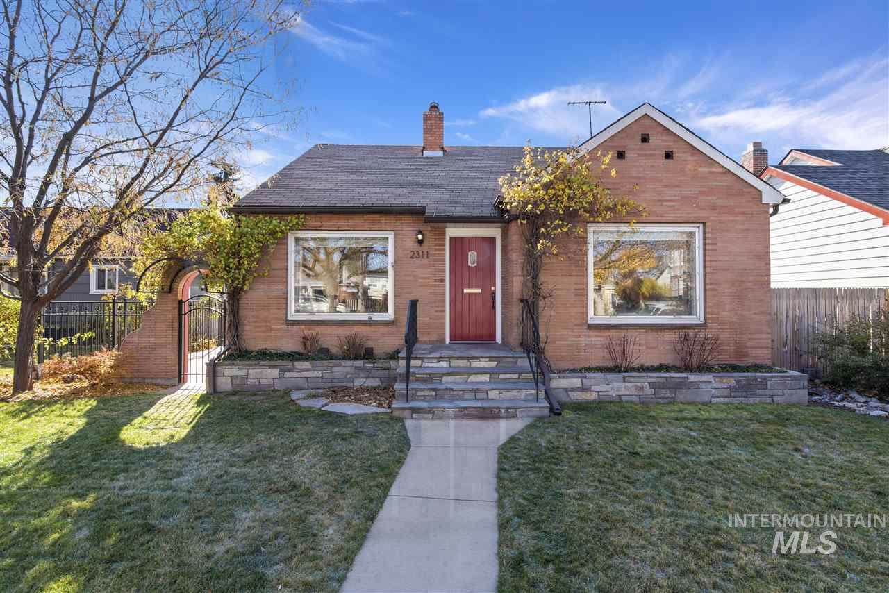 2311 W Madison Ave - Photo 1