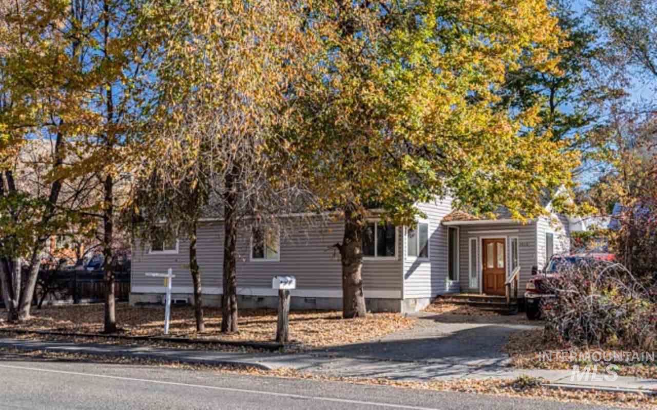 2820 28TH - Photo 1