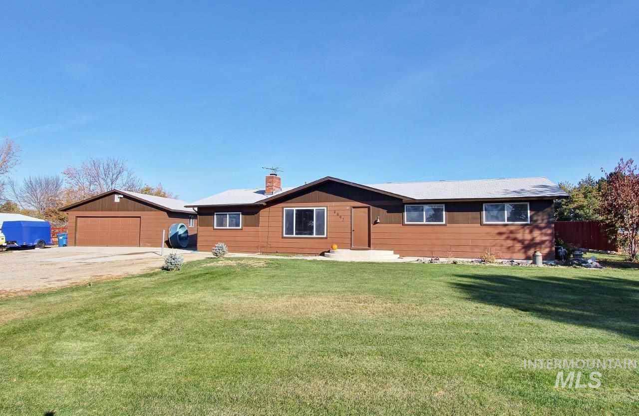 4692 Hemlock - Photo 1