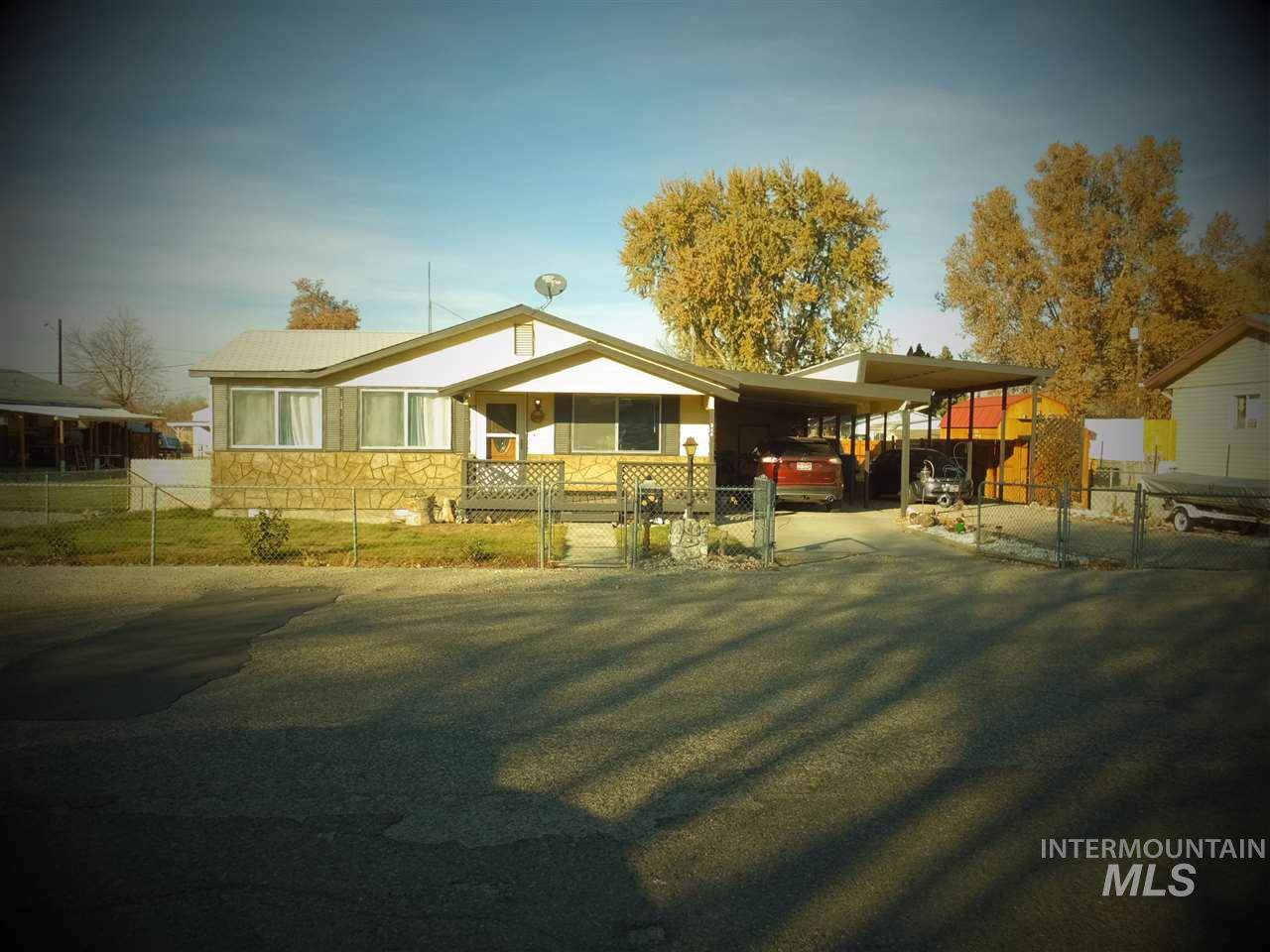 546 W 2nd Street - Photo 1