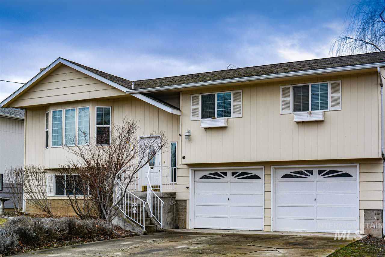 1834 Alder Avenue - Photo 1
