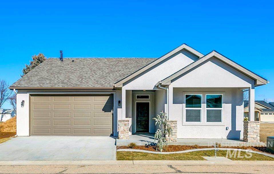 421 Curtis - Photo 1