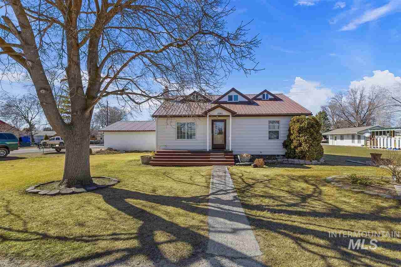 1041 Wyoming Street - Photo 1