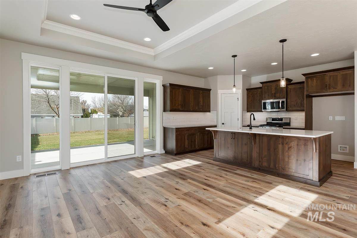442 Emma Ave - Photo 1