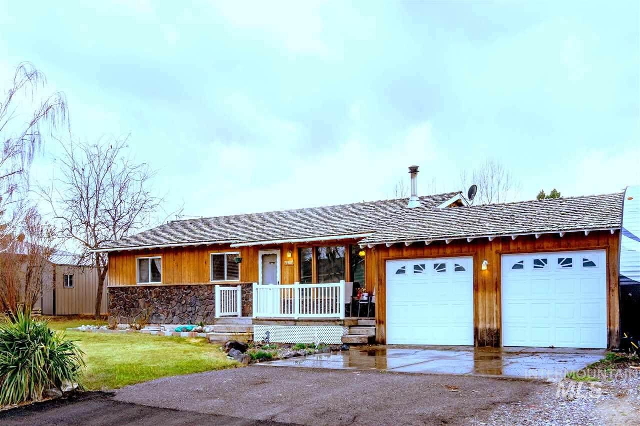 820 Marion Dr - Photo 1