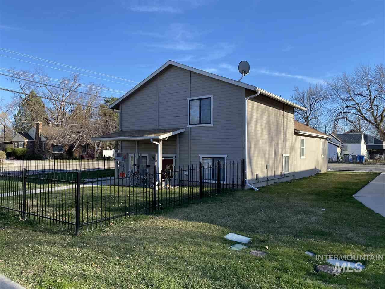 3801 Grover St - Photo 1
