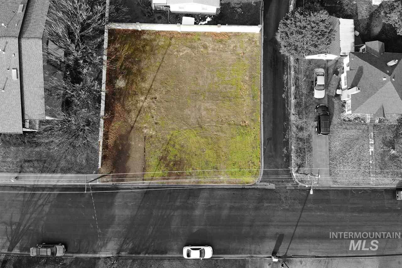 365 Elm St N - Photo 1