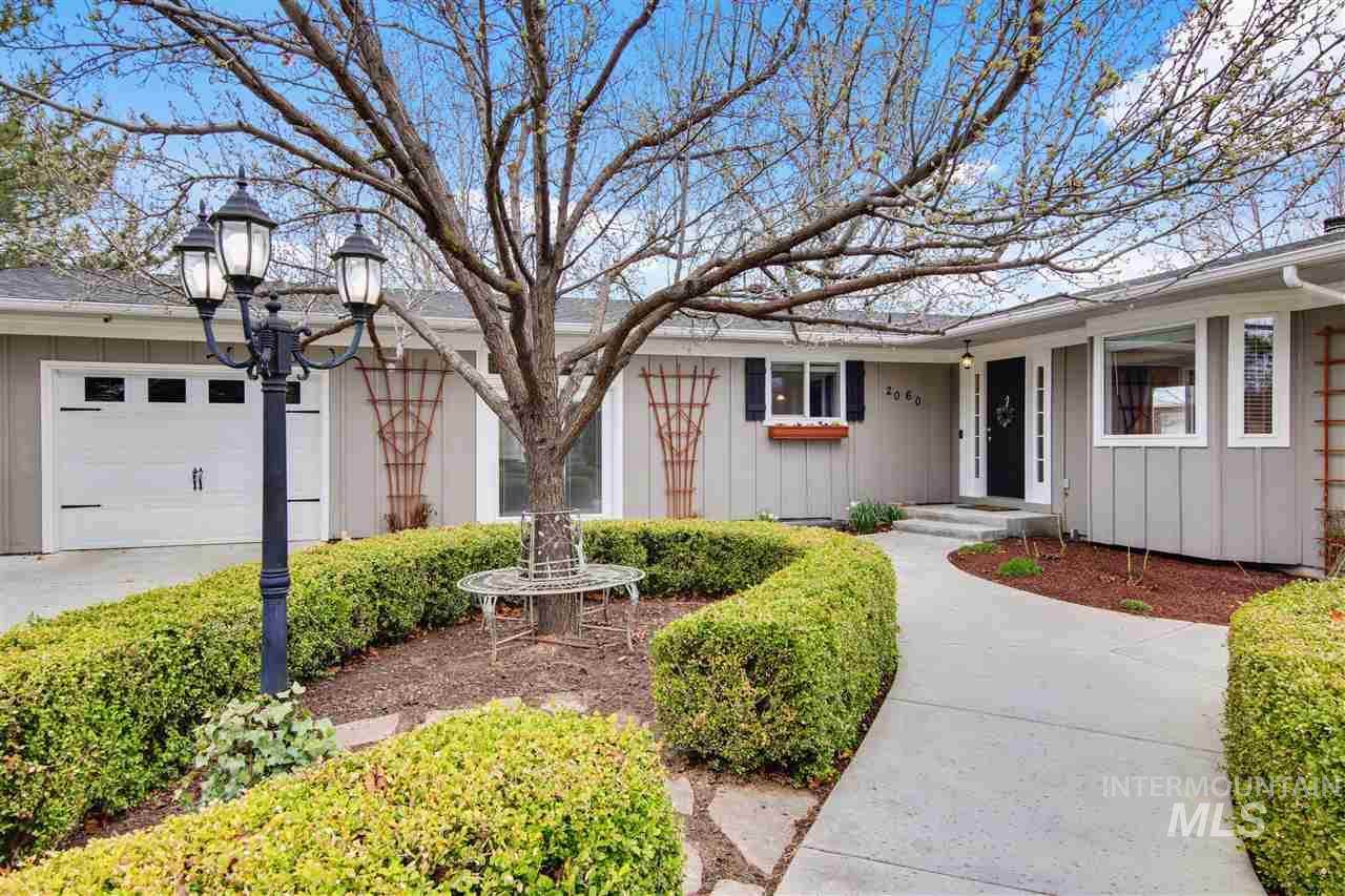 2060 Karen Dr - Photo 1
