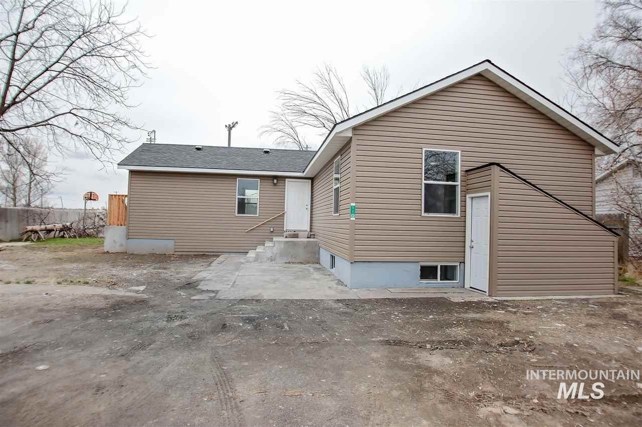 110 7th Street - Photo 1