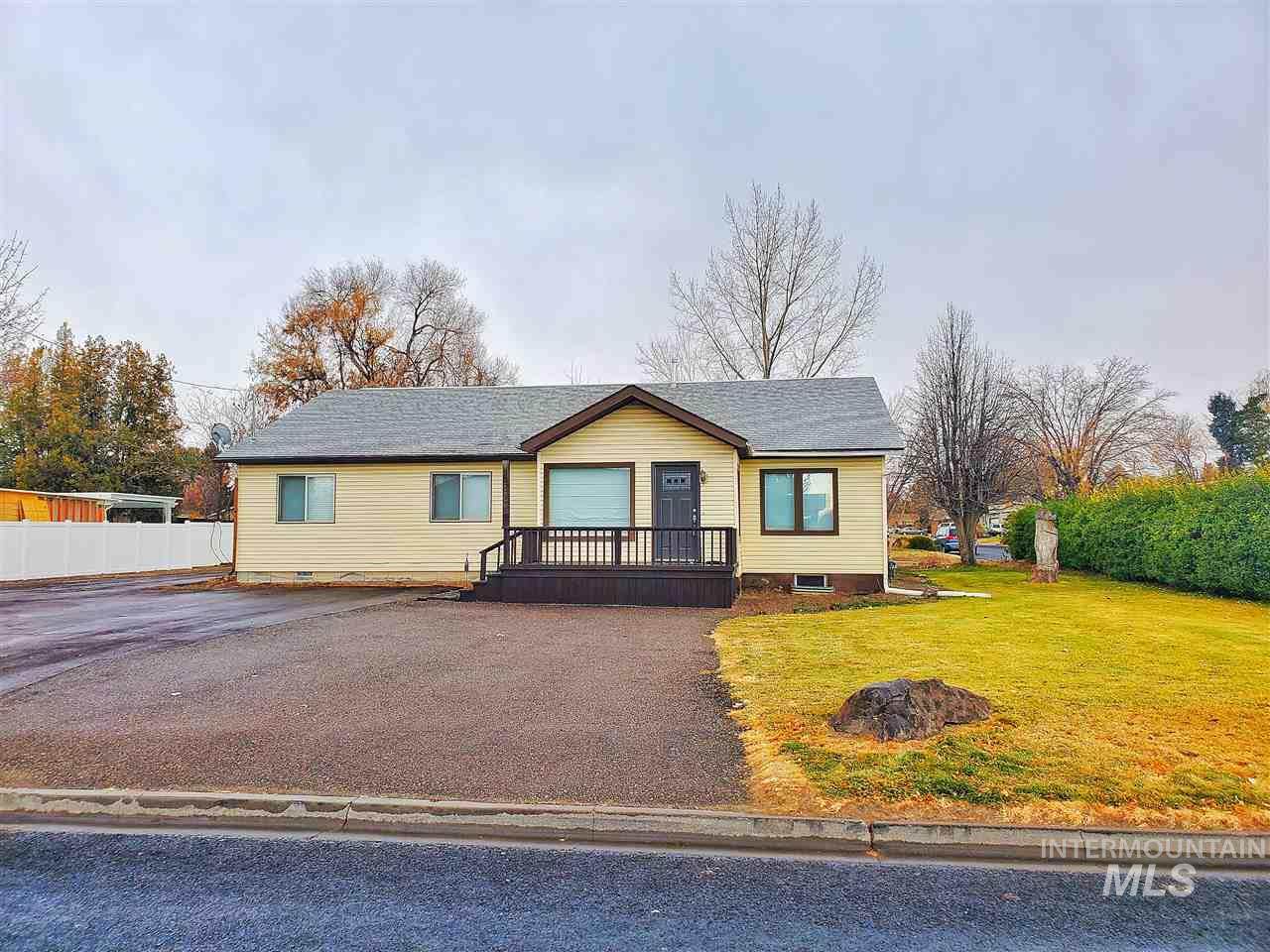 1334 Falls Avenue E - Photo 1
