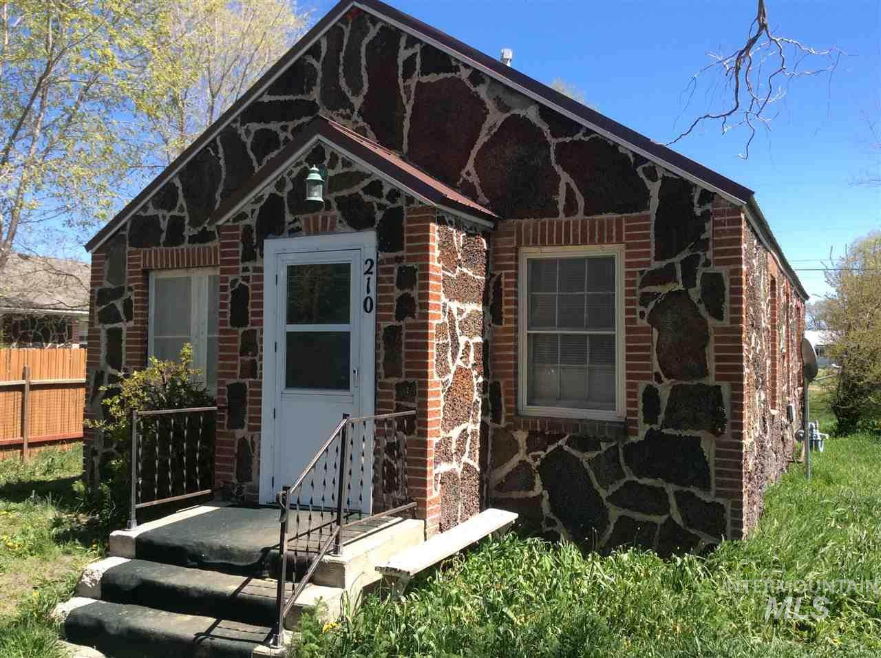 210 Michigan - Photo 1