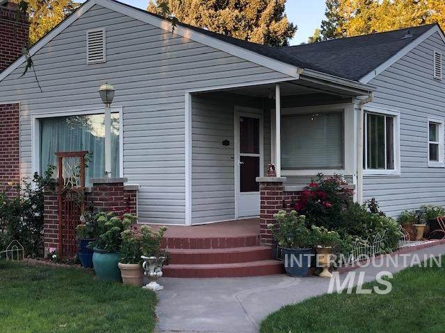 800 Ave A - Photo 1