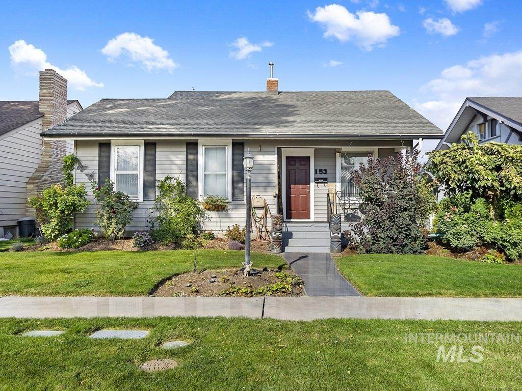 153 9th Avenue East - Photo 1
